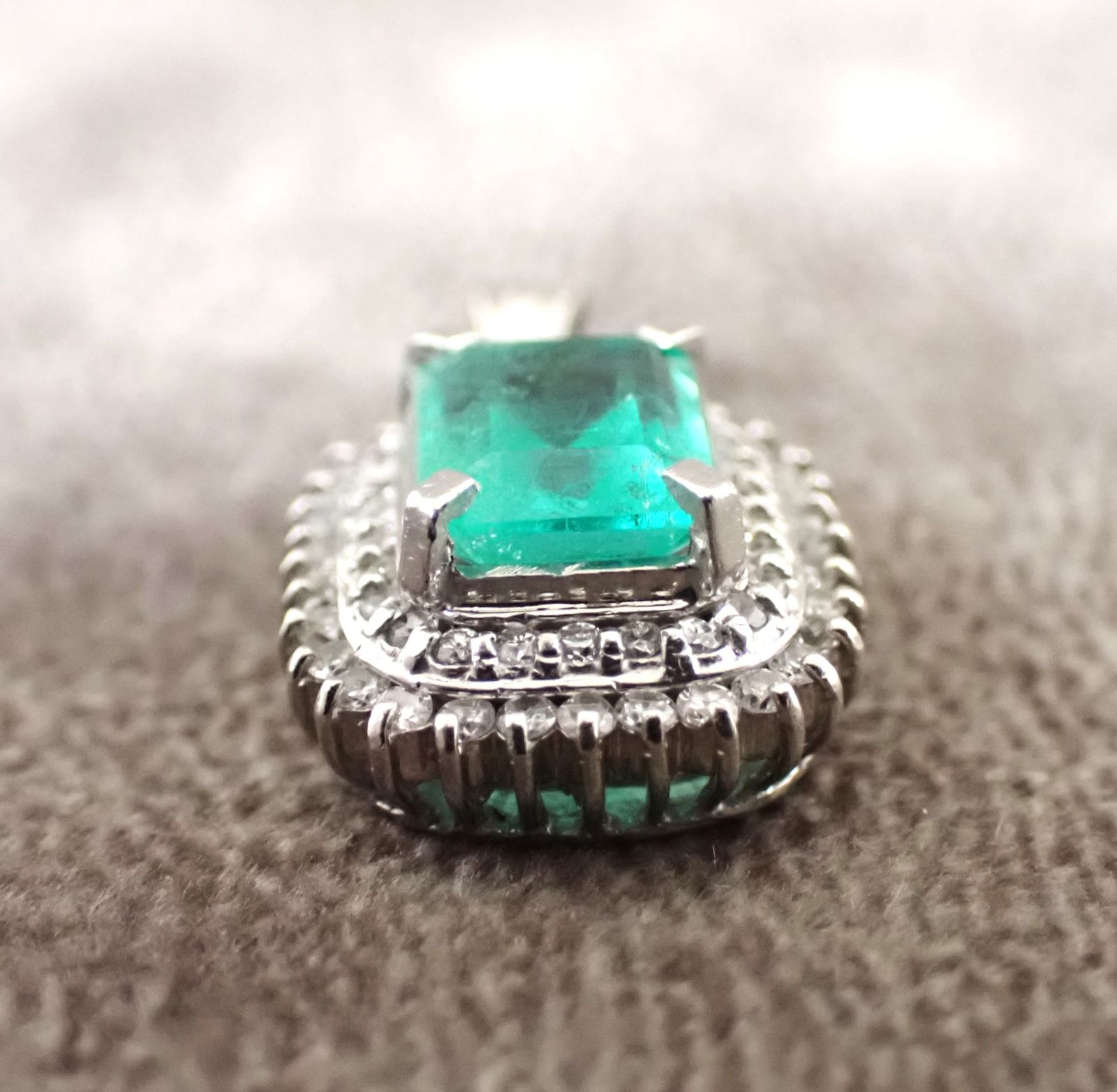 Pt900エメラルド1.03ctダイヤペンダントトップ 楽天市場】pt900 エメラルド ダイヤモンドリング ペンダンント トップ