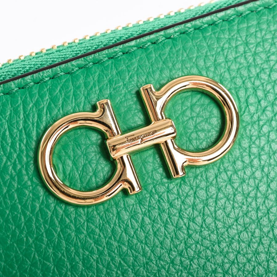 Ferragamo フェラガモ