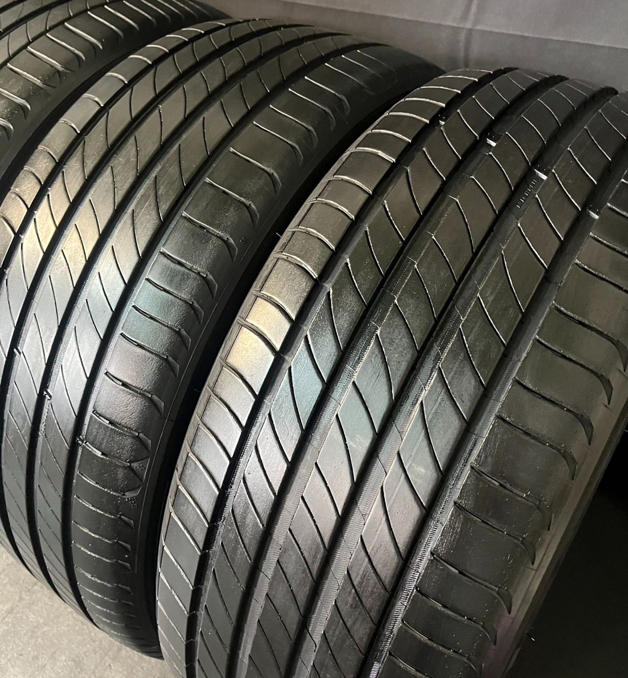 2025 約8～9分山 ミシュラン プライマシー PRIMACY 4 225 50 R 18 4本 h_672 トラクションコントロール 高速走行安定