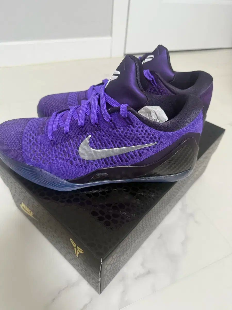 ナイキ コービー 9 モデル バスケシューズ