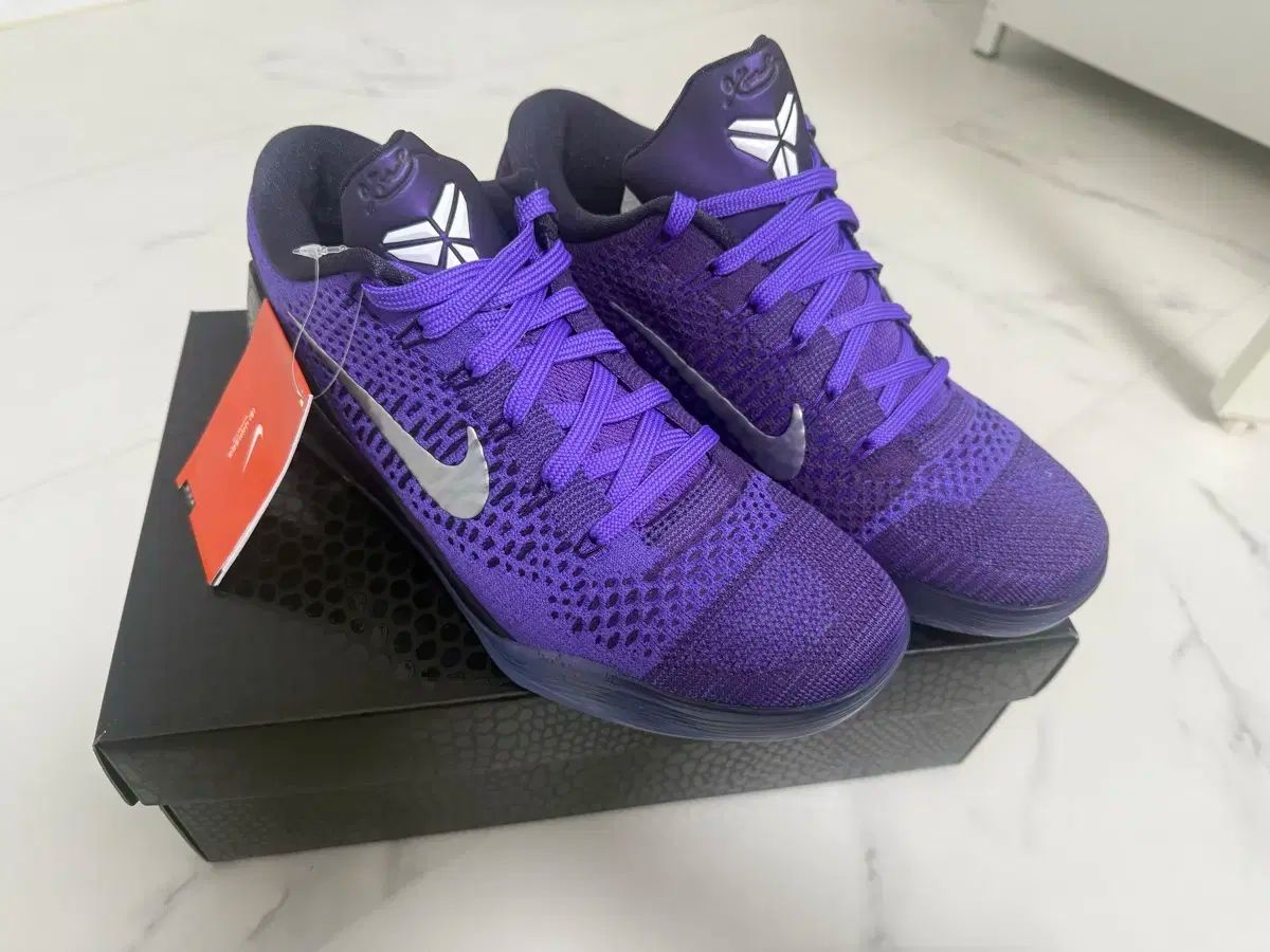 ナイキ コービー 9 モデル バスケシューズ