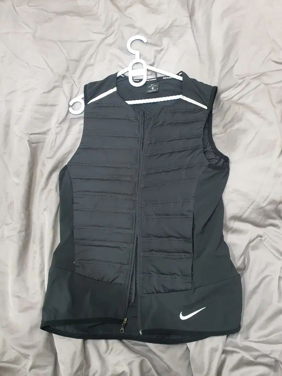 ナイキ ランニング エアロ ロフト 軽量 ベスト