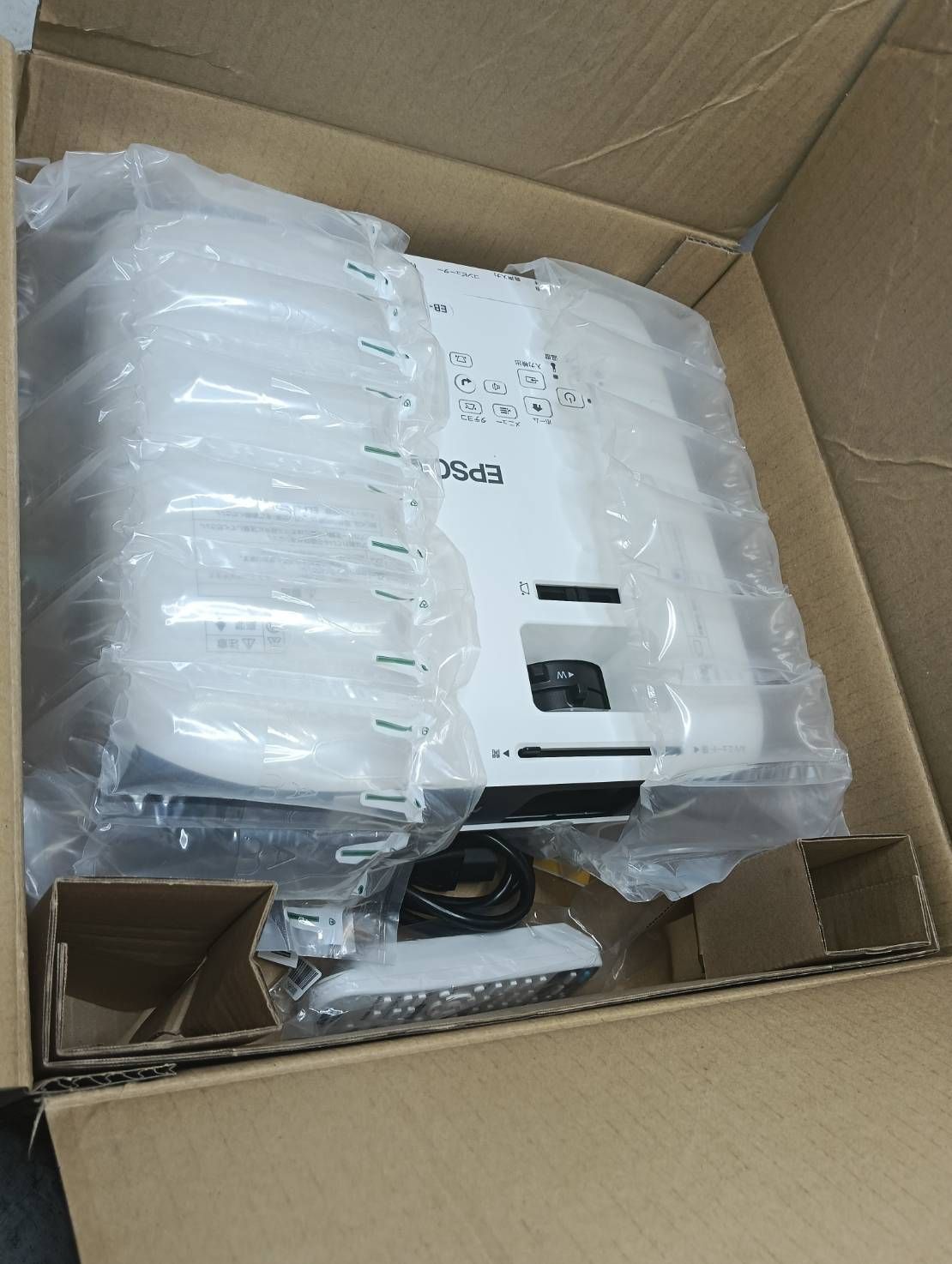  EPSON EB FH 52 プロジェクター フルHD 製 2511 M プロジェクター本体 プロジェクター