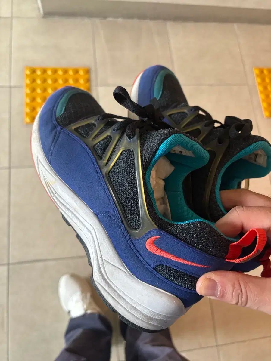 260 NIKE ハラチ ライト ウルトラ マリン