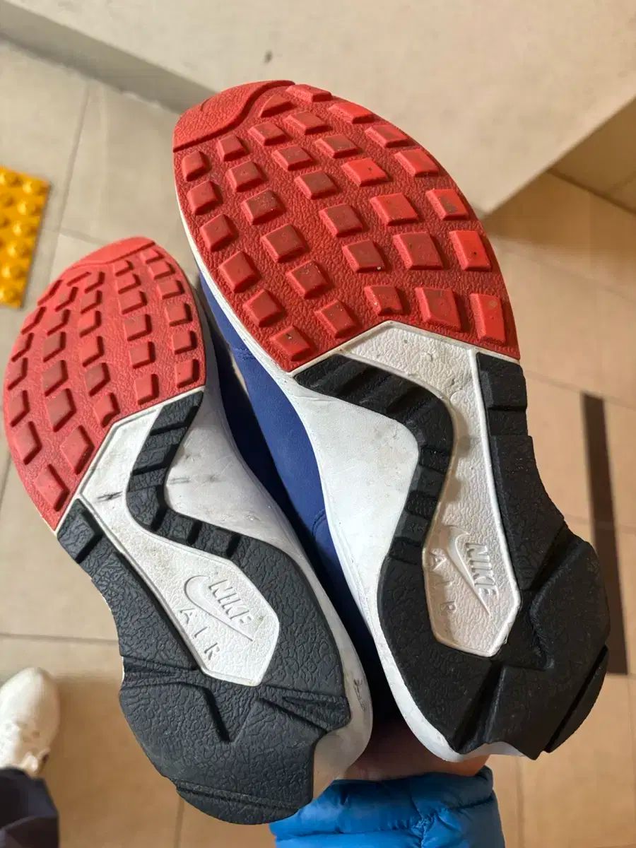 260 NIKE ハラチ ライト ウルトラ マリン