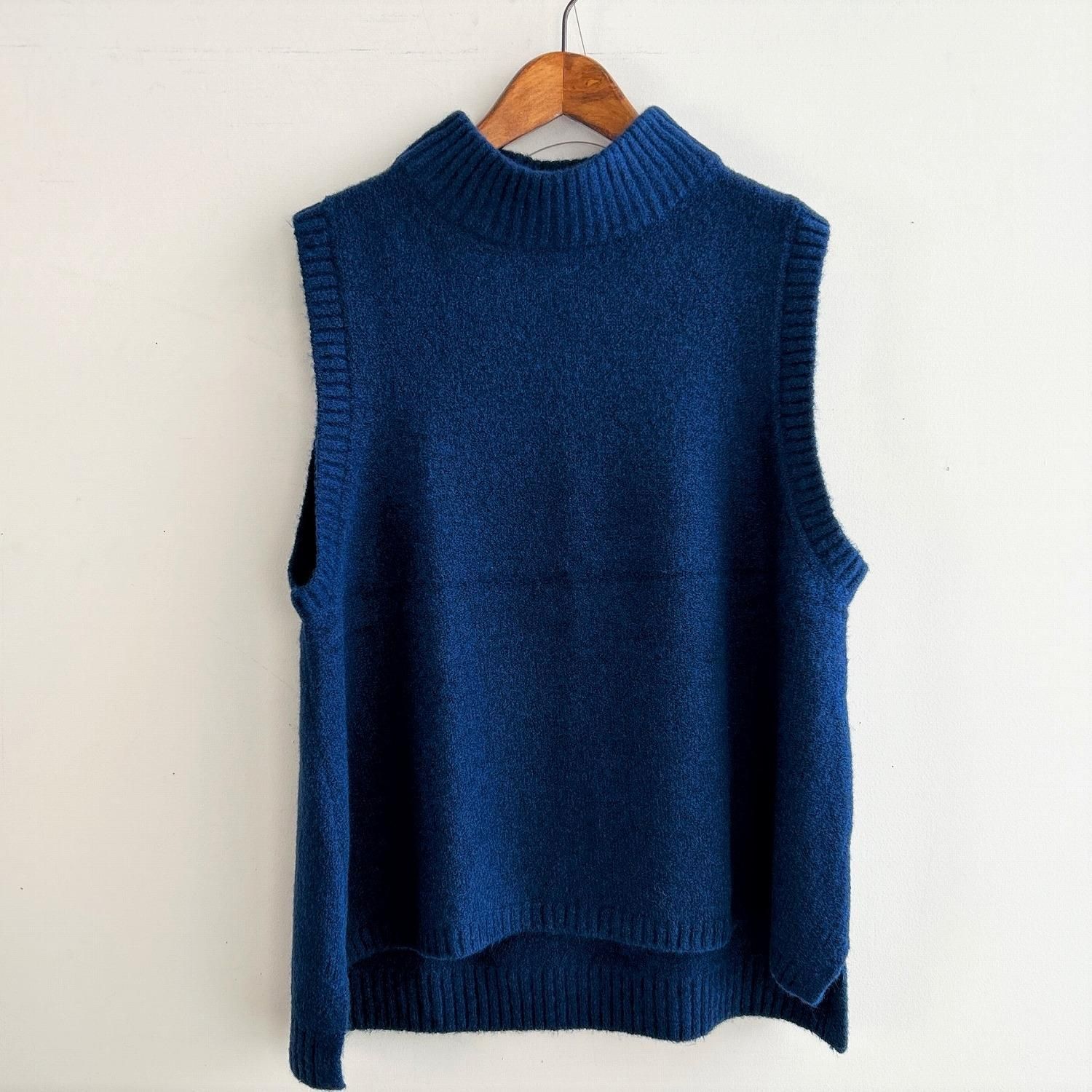 モックネックベスト