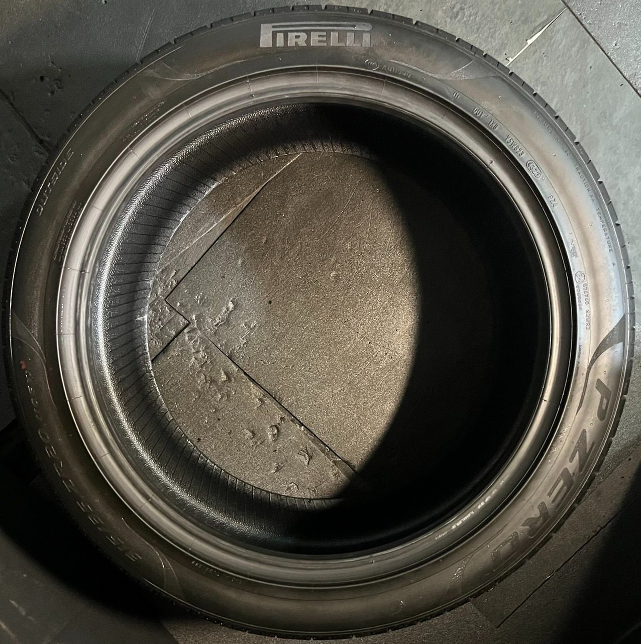 PIRELLI ピーゼロ
