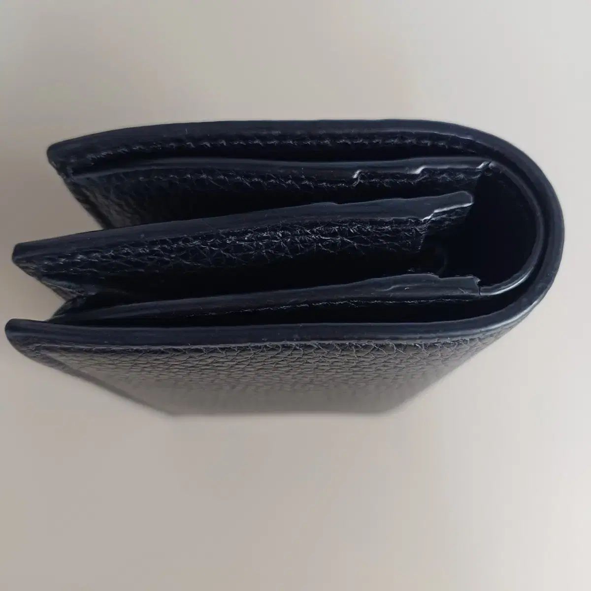 フェラガモ 4 CC シティ 二つ折り財布