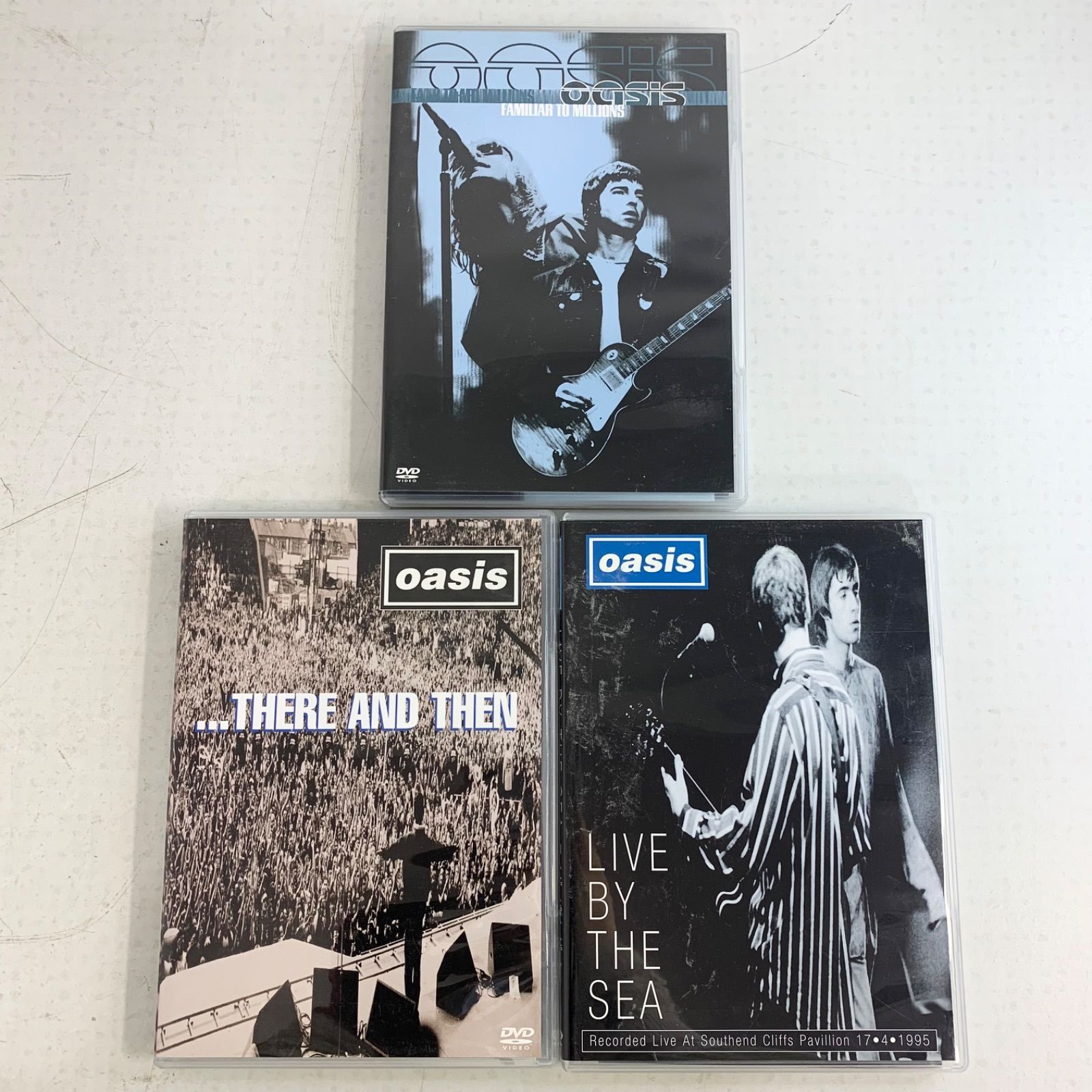 オアシス 初のライブ映像作品 ライヴ バイ ザ シー ゼア アンド ゼン There And Then Familiar to Millions