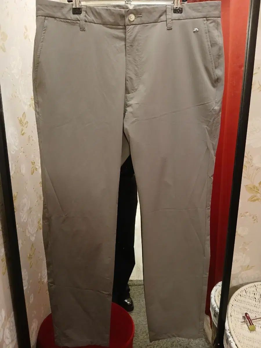 6 26 J.LINDEBERG J.リンドバーグ ゴルフ ズボン サイズ36