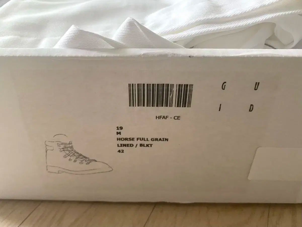 42 GUID グイディ ハイキング ブーツ 19 ホールズ グレイン