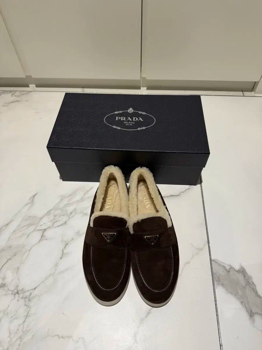 PRADA プラダ ブラウン スポーツブラ ローファー US8