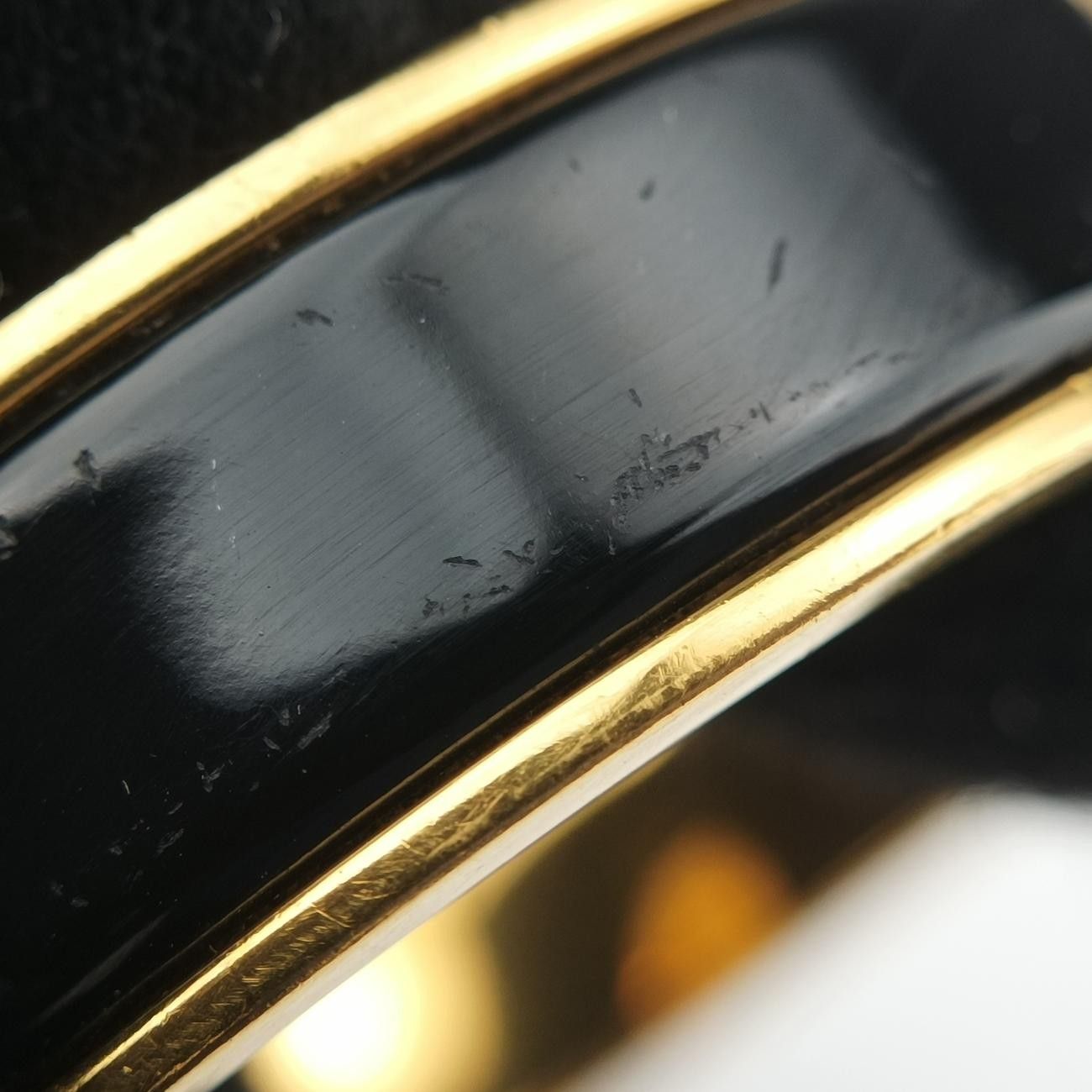 ブラック×ゴールド