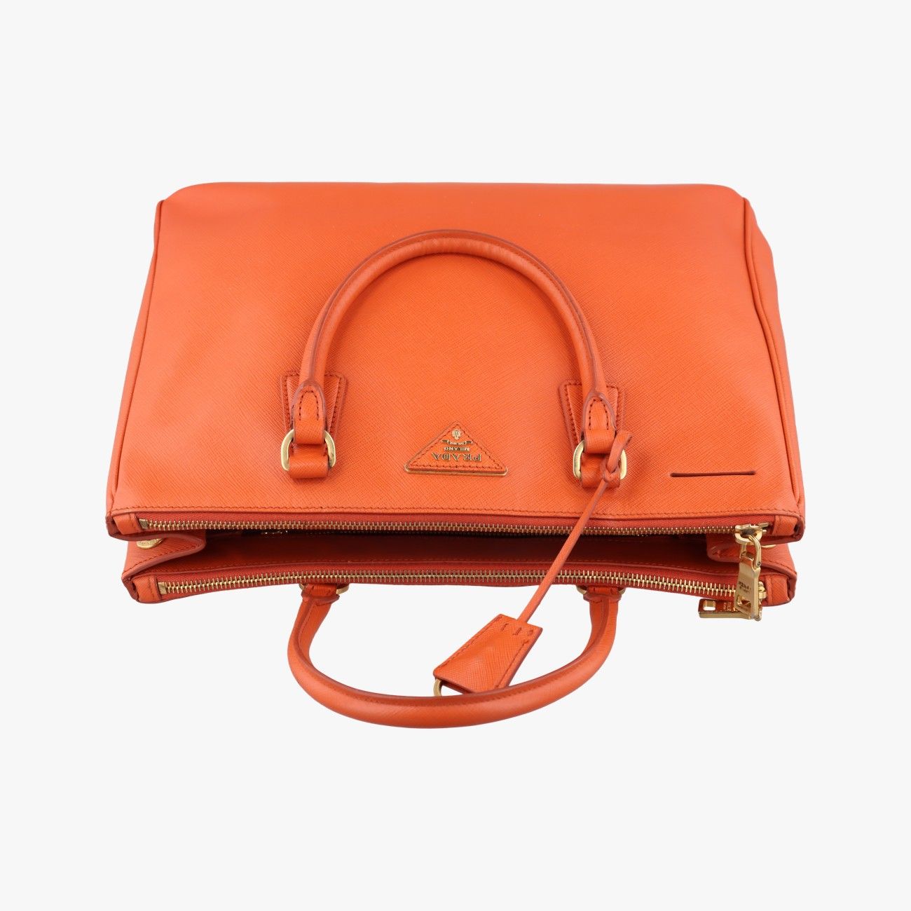 サフィアーノレザー