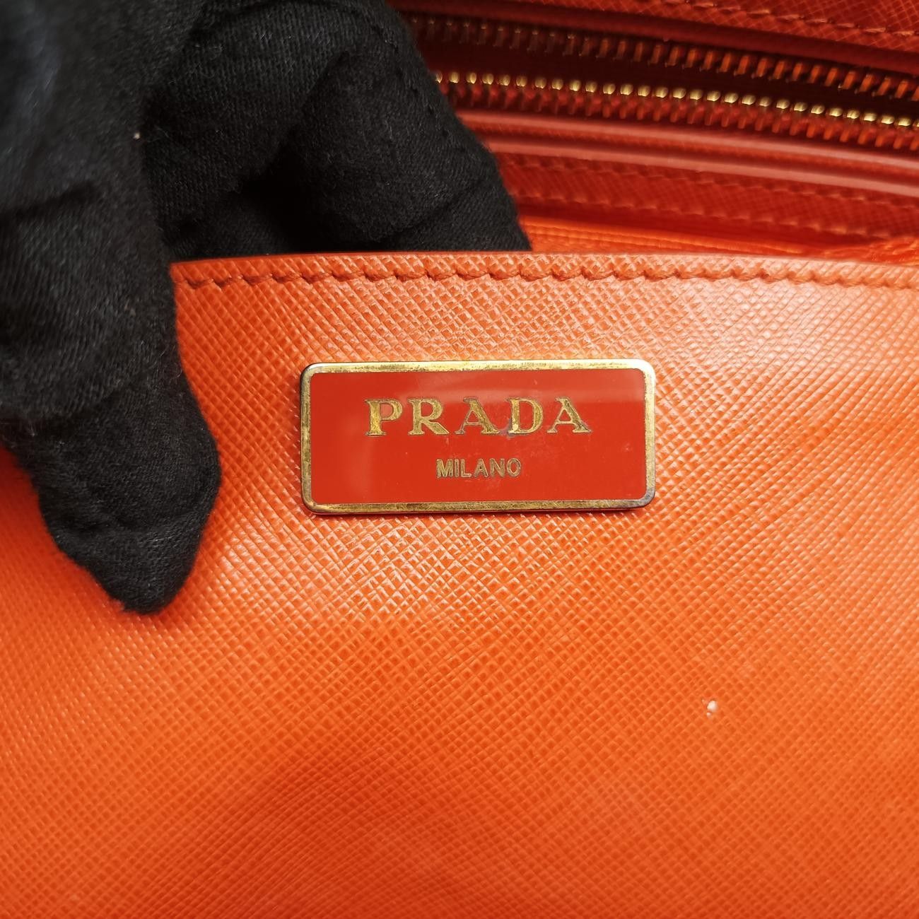 プラダPradaガレリア