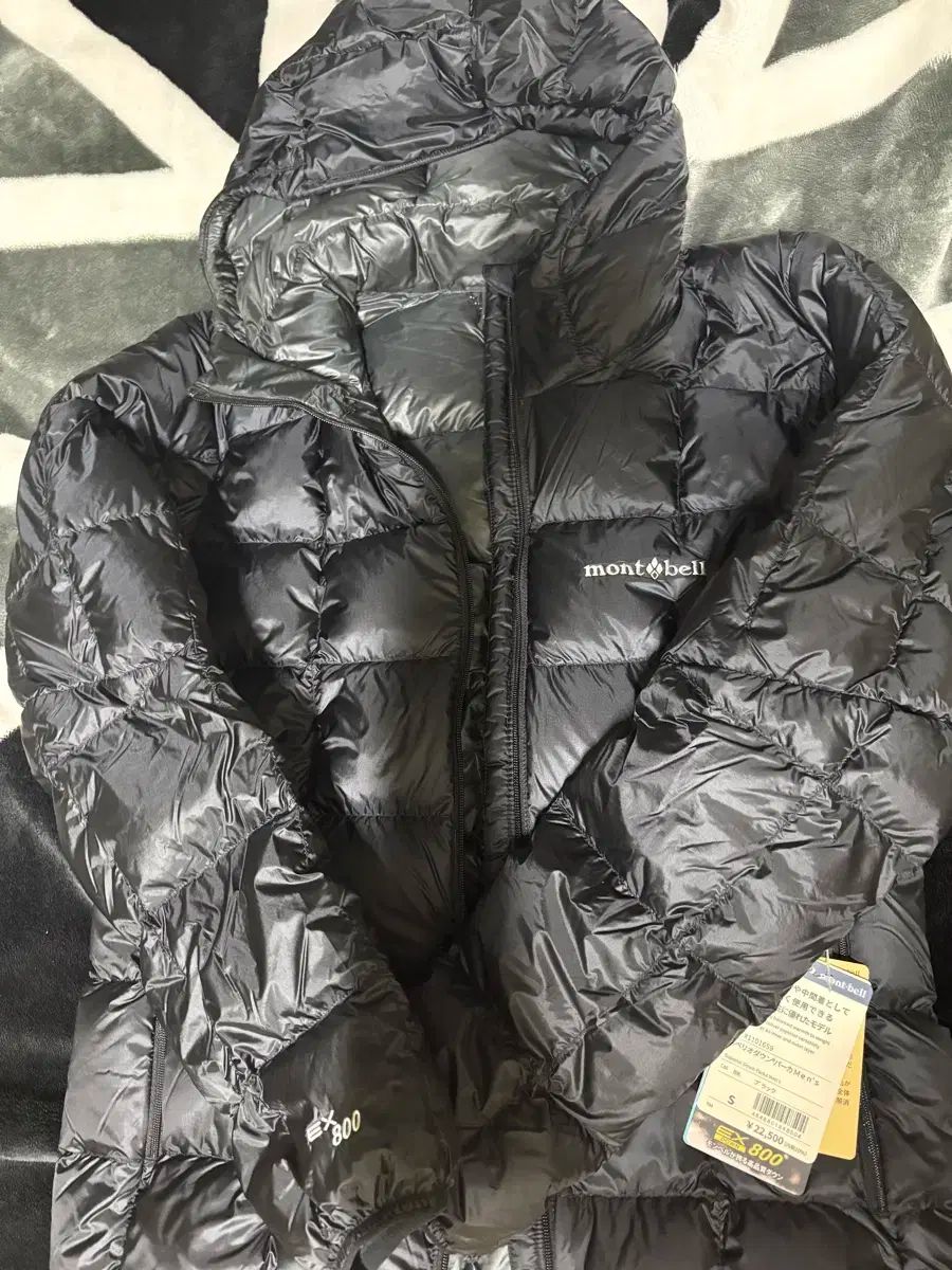 モンベル シューペリア ダウン パーカ s