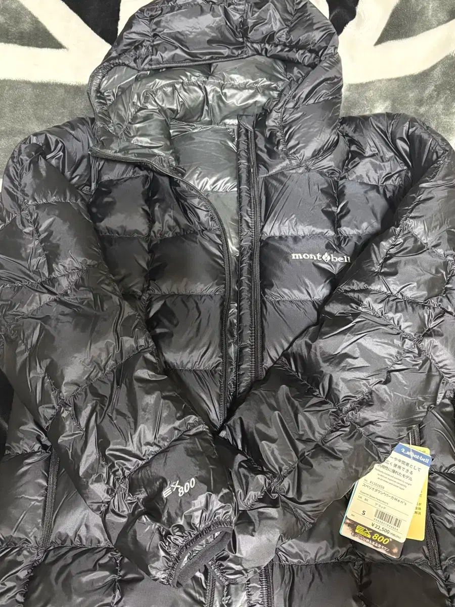 モンベル シューペリア ダウン パーカ s