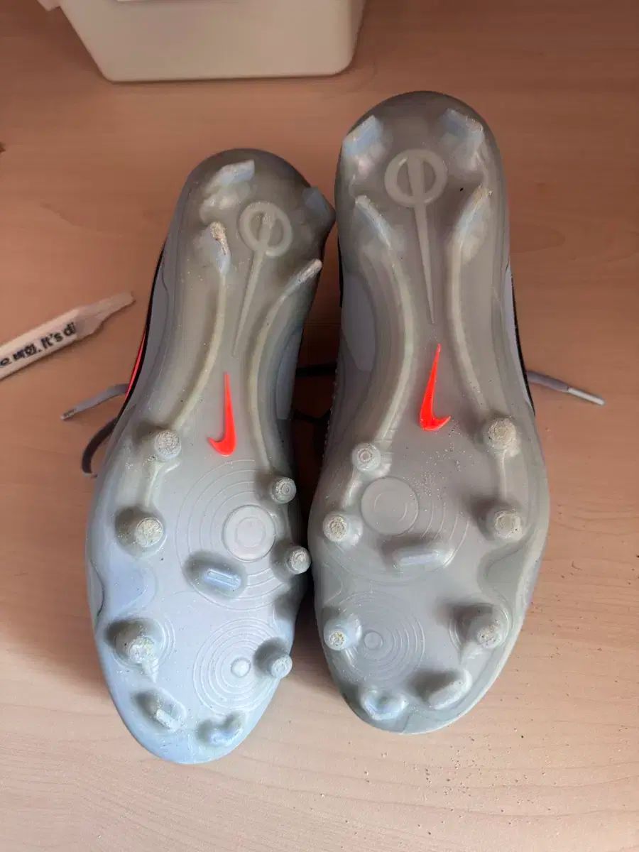 ナイキ ティエンポ レジェンド 10 サッカーシューズ 275 3回着用