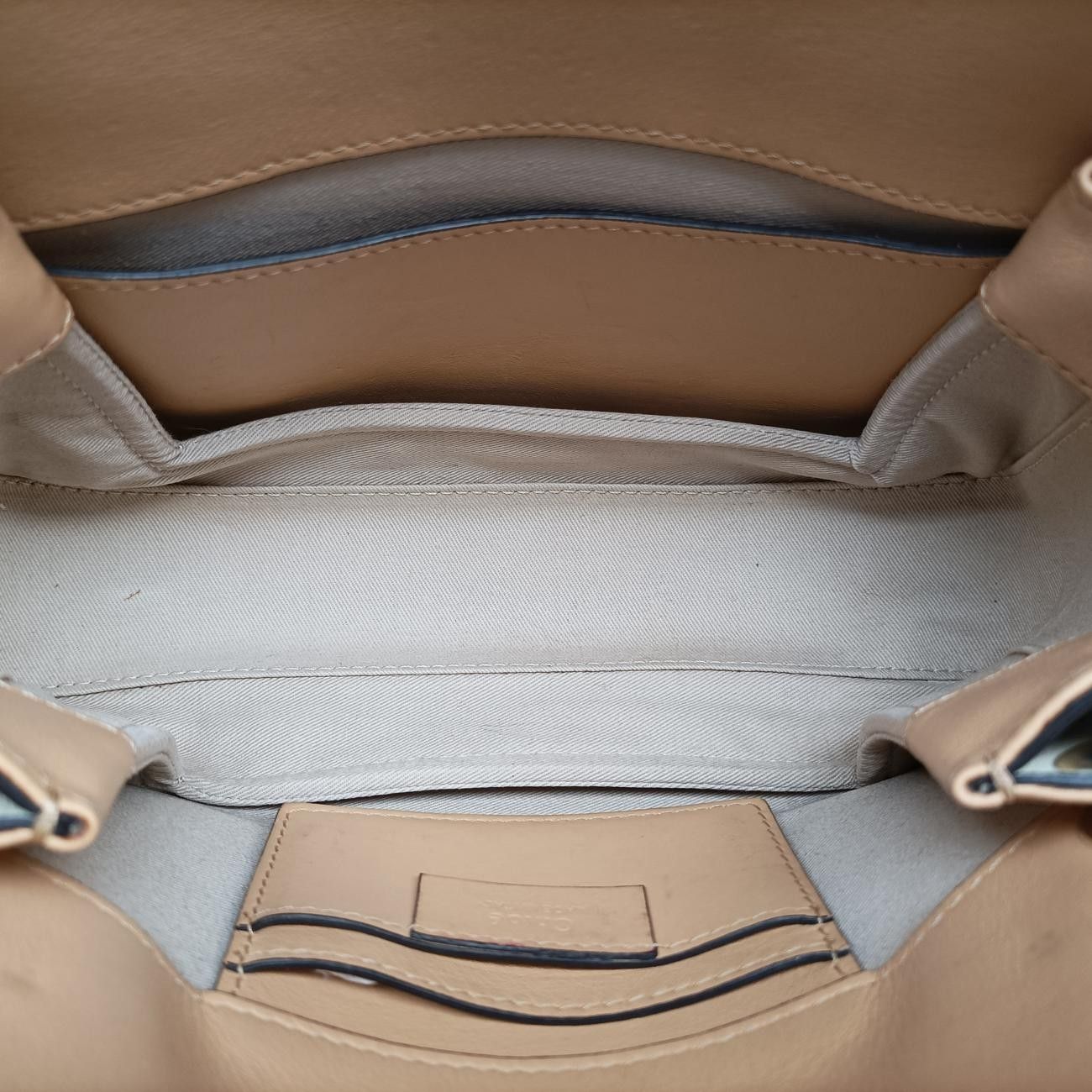 ホワイト×ベージュ