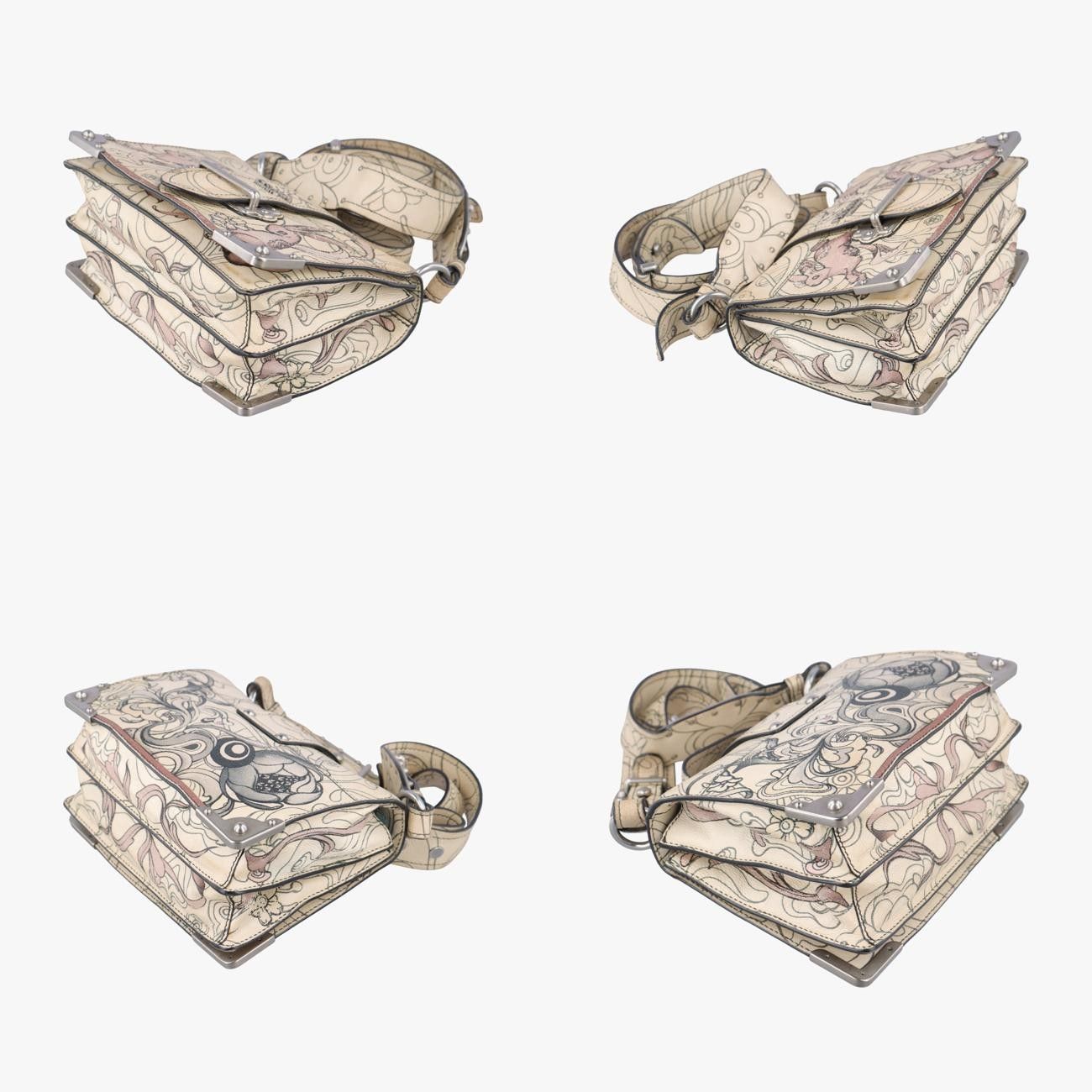 プラダPradaラビットプリント マルチ