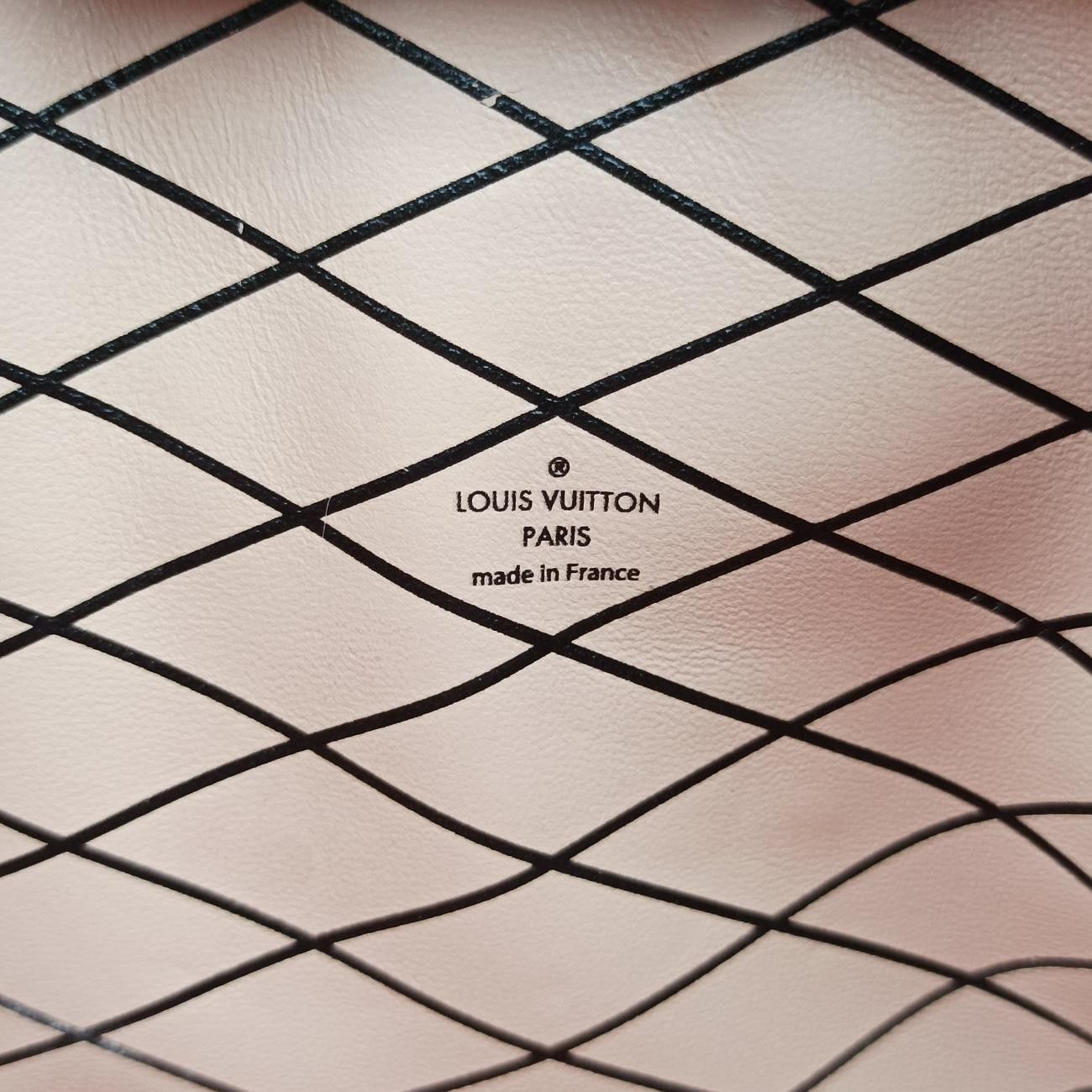 Vuittonトランククラッチ ルージュ×ブラック