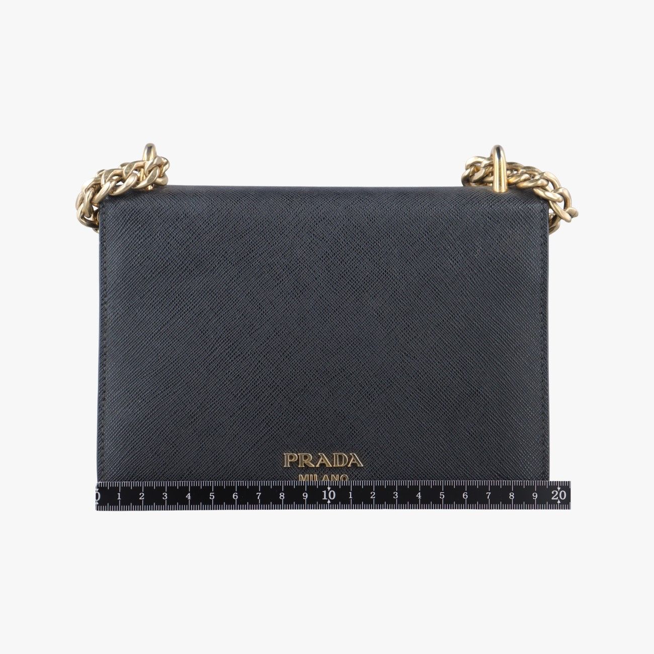 プラダPradaフラップ ブラック サフィアーノレザー 256