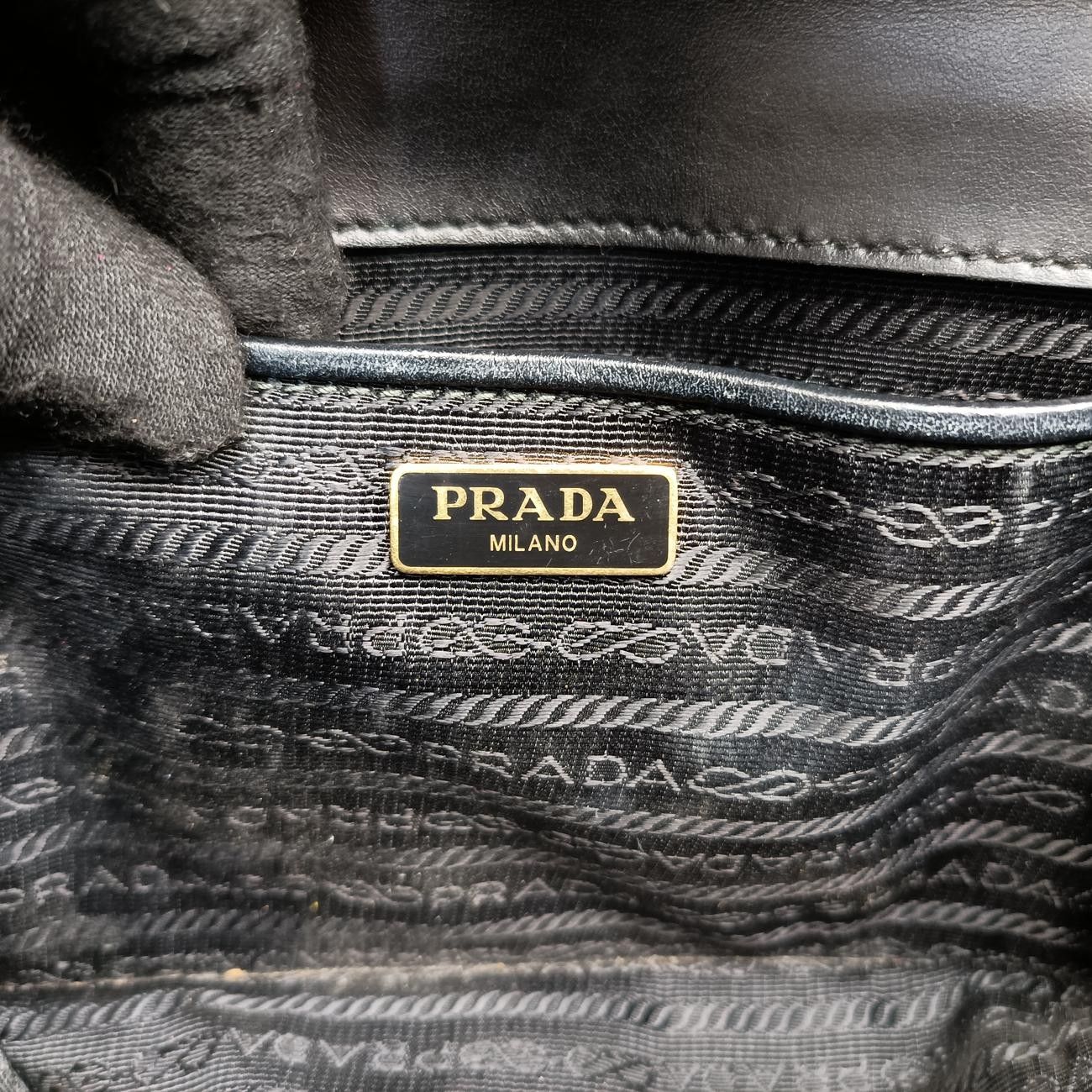 プラダPradaフラップ ブラック