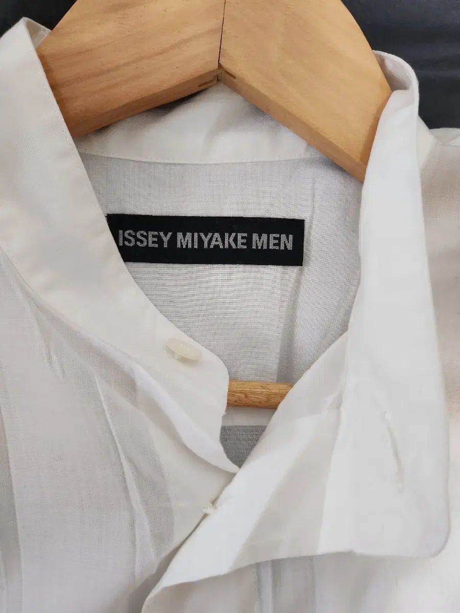 ISSEY MIYAKE 白 シャツ