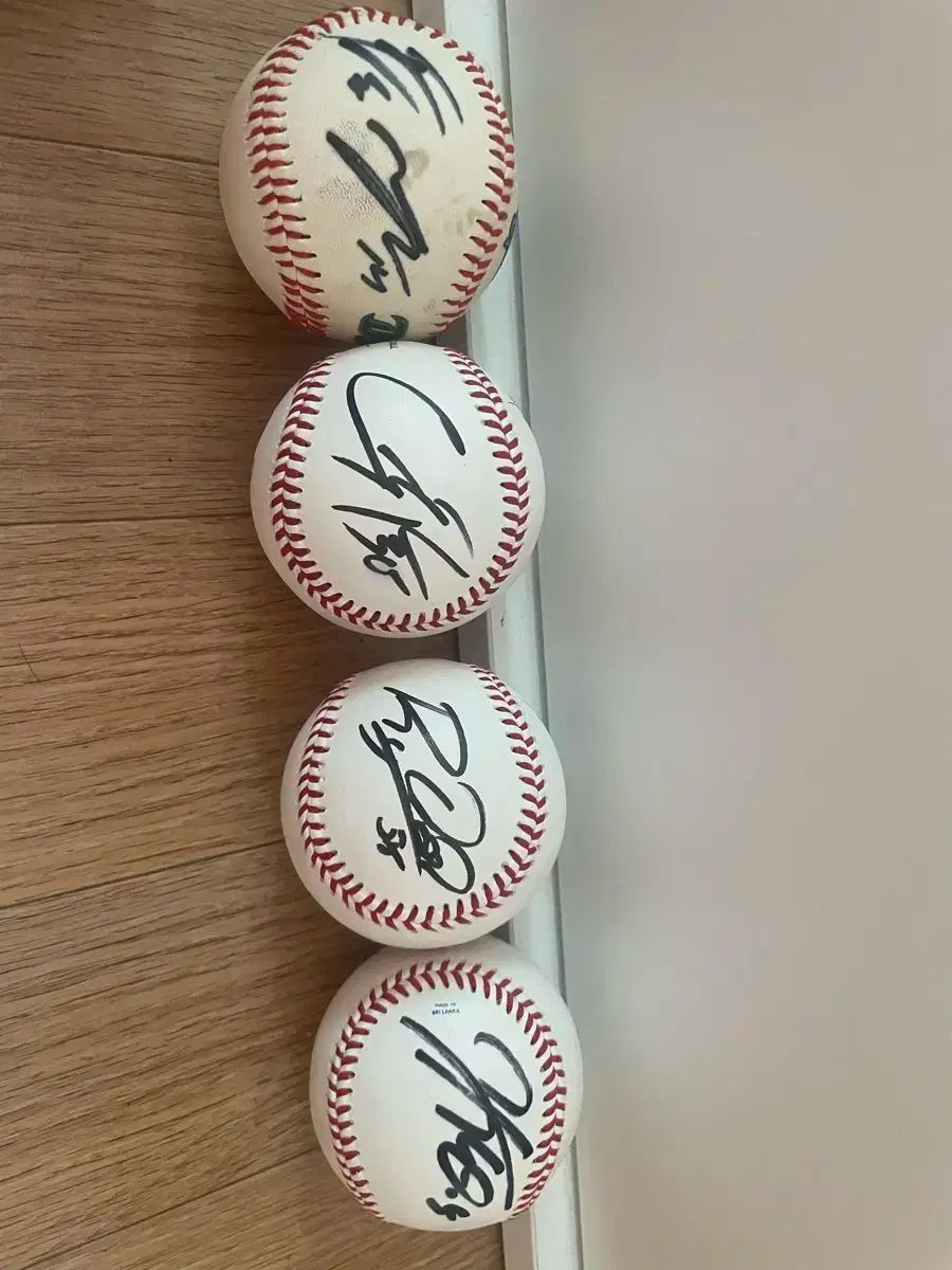 ワイス テムズ キム ドヨン DOYOUNG