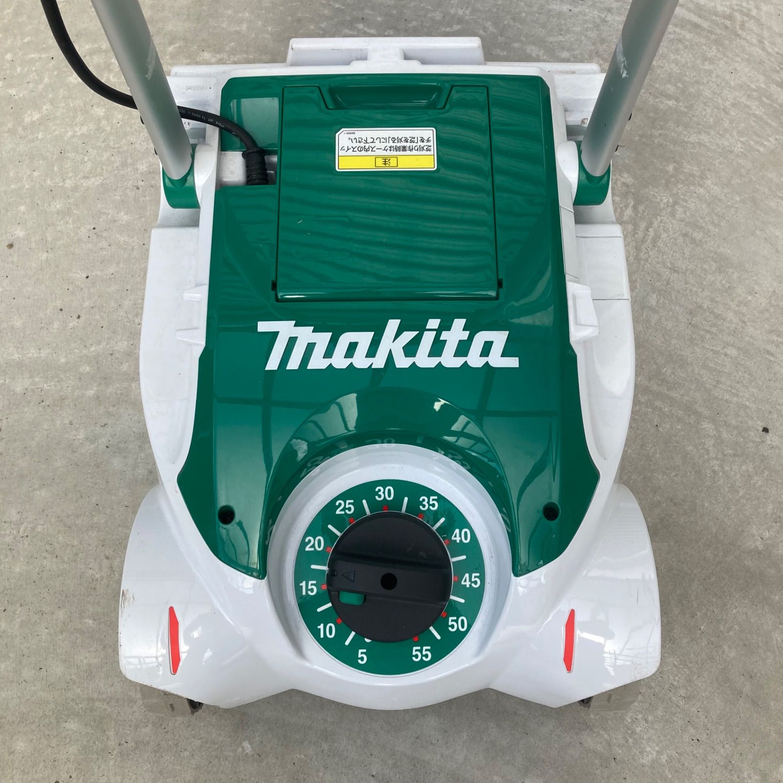 10回ほど使用のみ マキタ 芝刈機 MLM2351