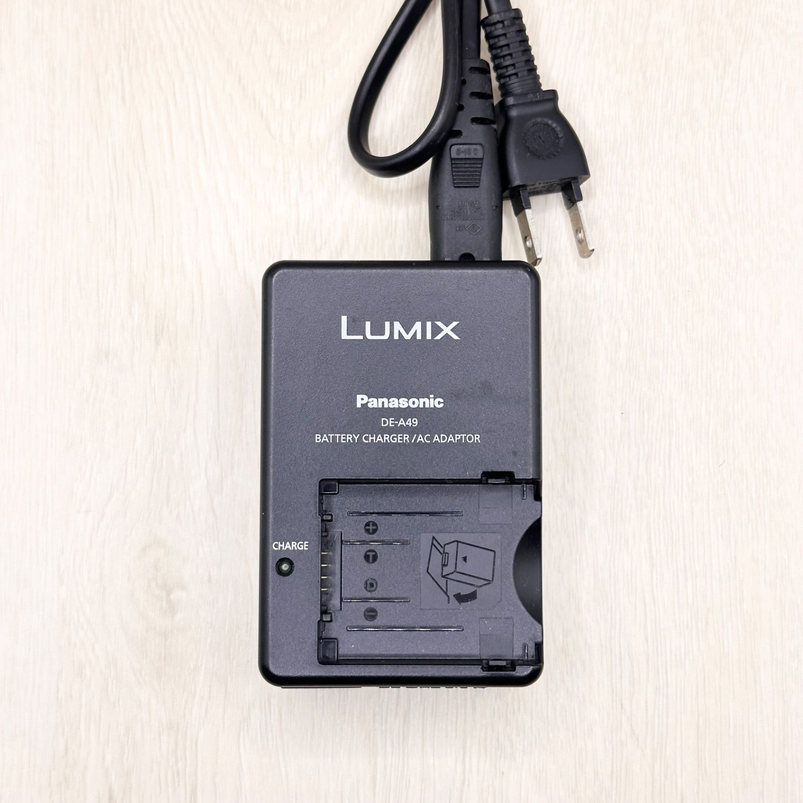 Panasonic LUMIX DE-A49 純正品 充電器 バッテリーチャージャー DMW