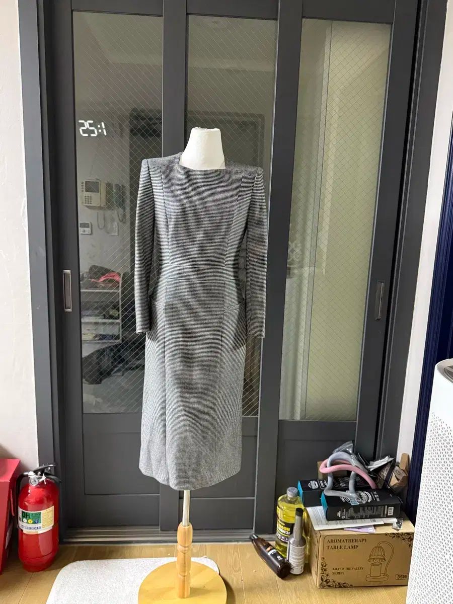 ミシャ Michaa ブラック&ホワイト ハウンドトゥース ウール ONE PIECE