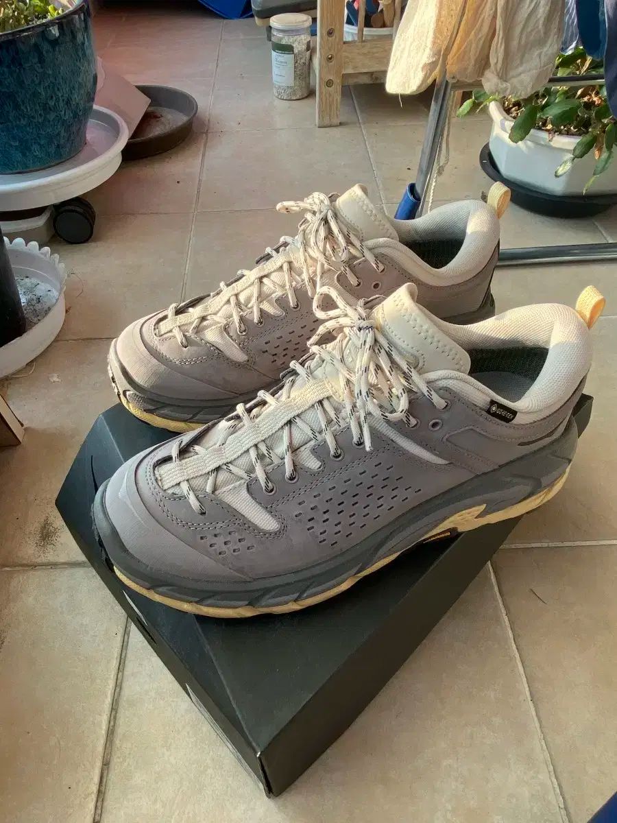 2回着用 HOKA ONE ONE ホカオネオネ トー ウルトラ ロー オート ミルク オパール 270