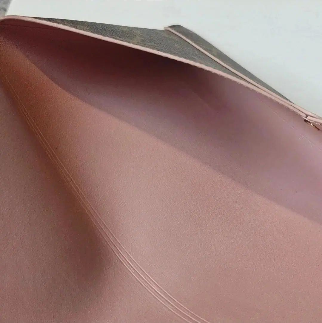 クラッチバッグ