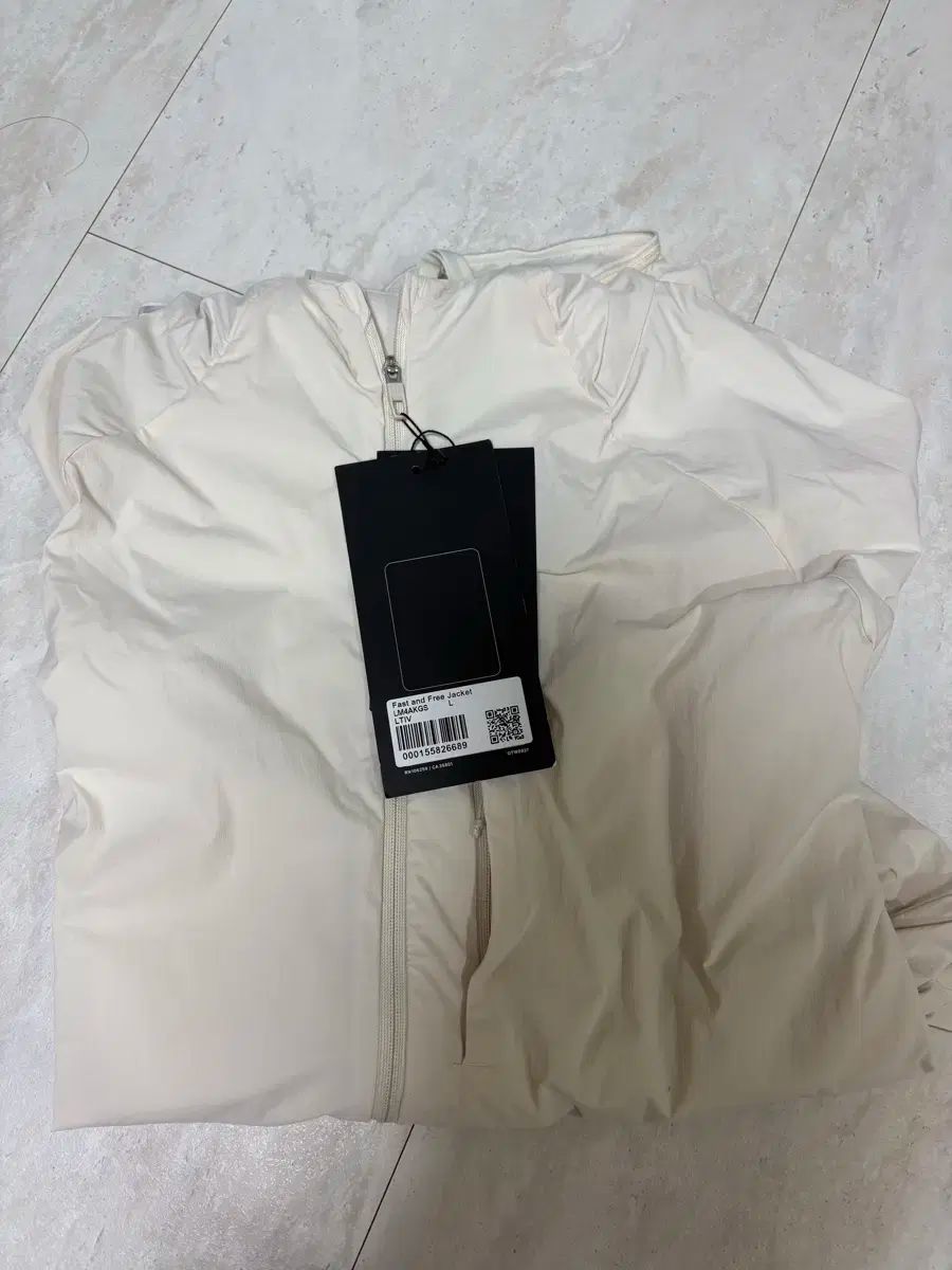 ルルレモン メンズ フーディ ウィンドブレーカー