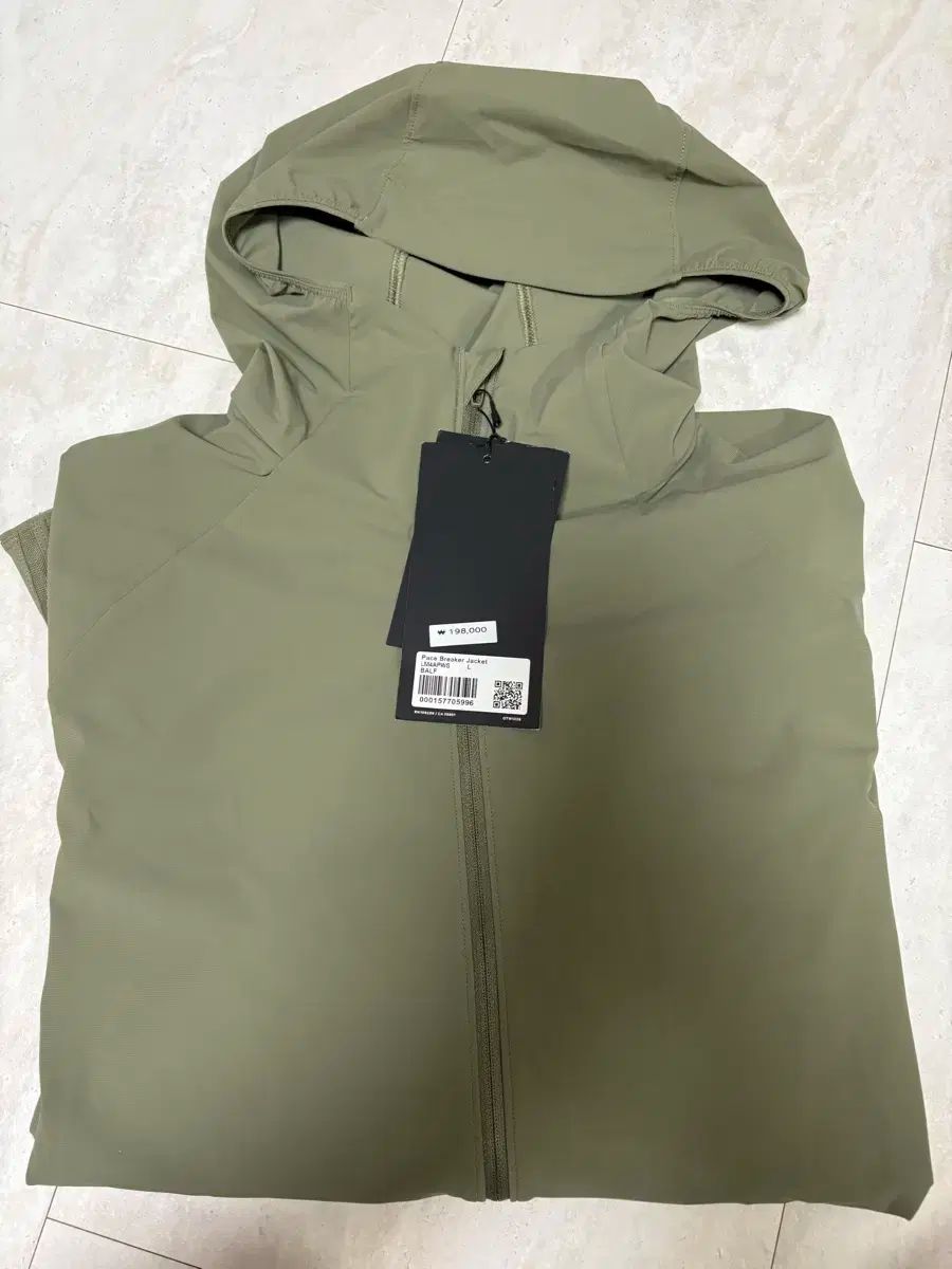 ルルレモン フェイス ブレーカー ジャケット カーキ L