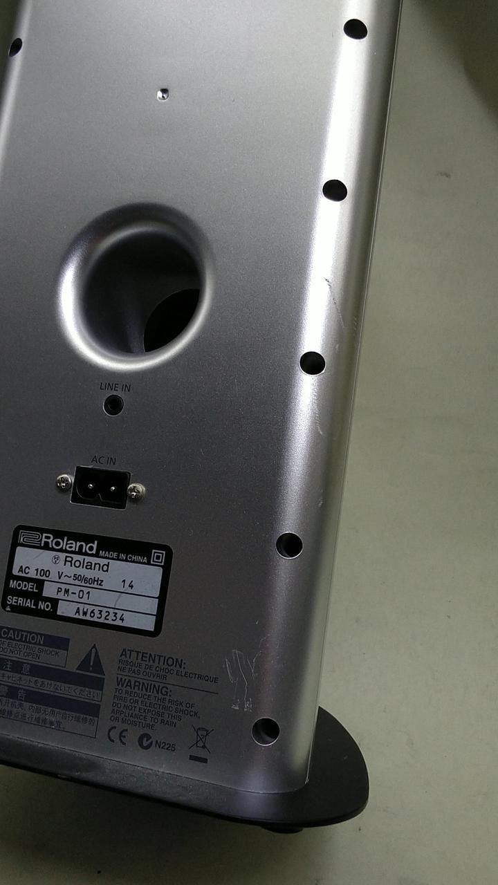 ROLAND モニタースピーカー