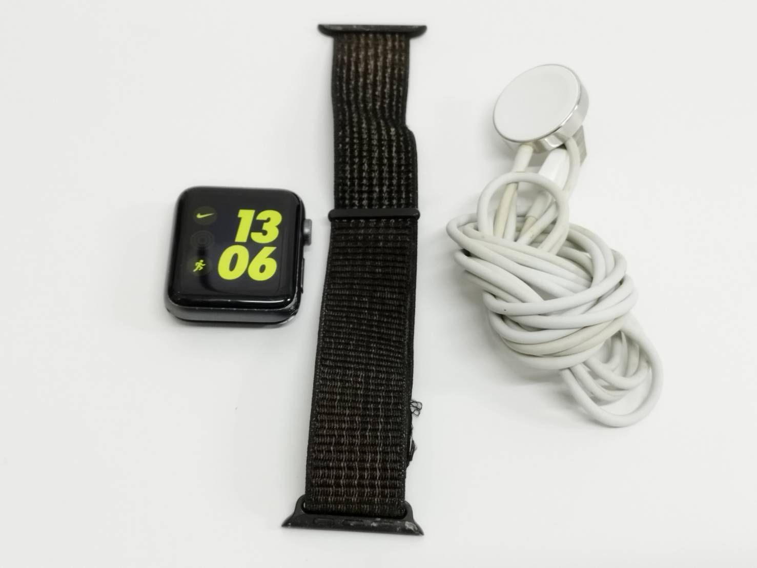 Apple Watch Nike Series 3 GPS セルラー 42mm A1891 スペースグレー MR302J A