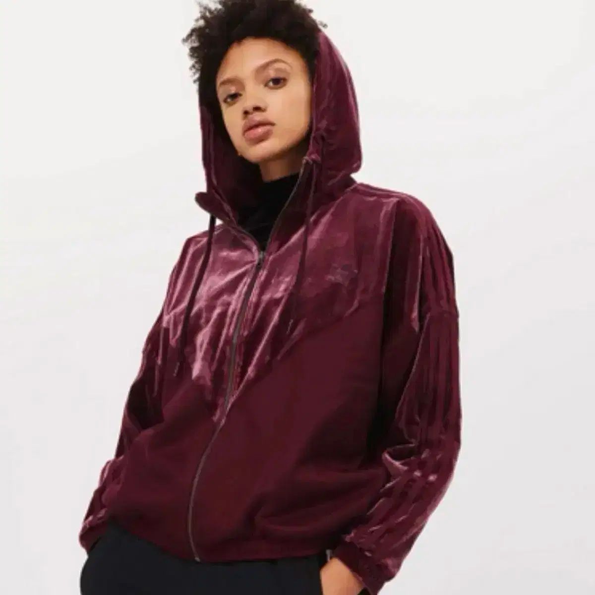 95 アディダス ツアーベルベット バーガンディ トラックジャージ ヤン ホンウォン YANG HONGWON 着用 同一商品