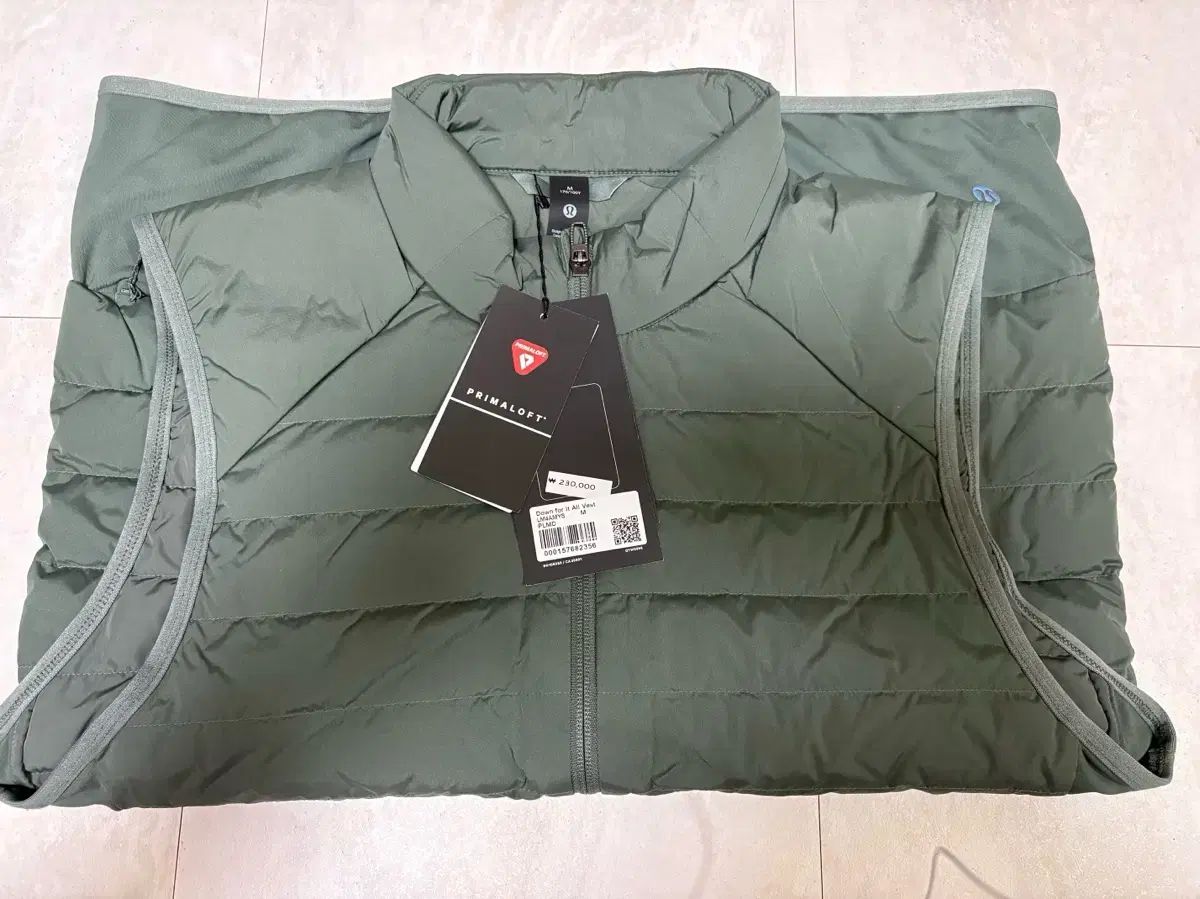 ルルレモン 700フィルパワーダウンベスト