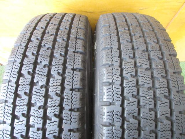 スタッドレスタイヤ４本SET タウンエース