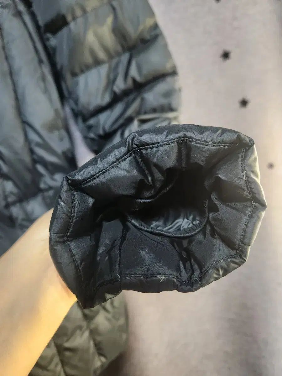 ブラック グース軽量ダウン