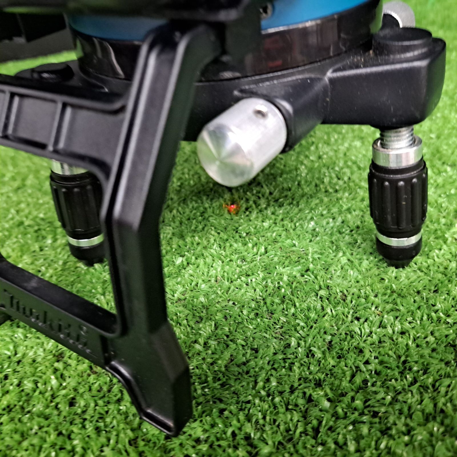  マキタ makita 10 8 Vグリーンレーザー墨出し器 SK 20 GD 高輝度 屋外 おおがね ろく 電池パック ADP 09 受光器 アルミケース付き その他 電動工具 エア工具