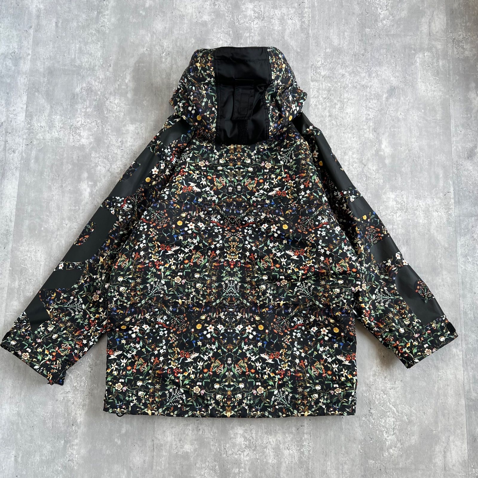 BURBERRY バーバリー 現行品 中綿入り ミドルレングス フローラル 
