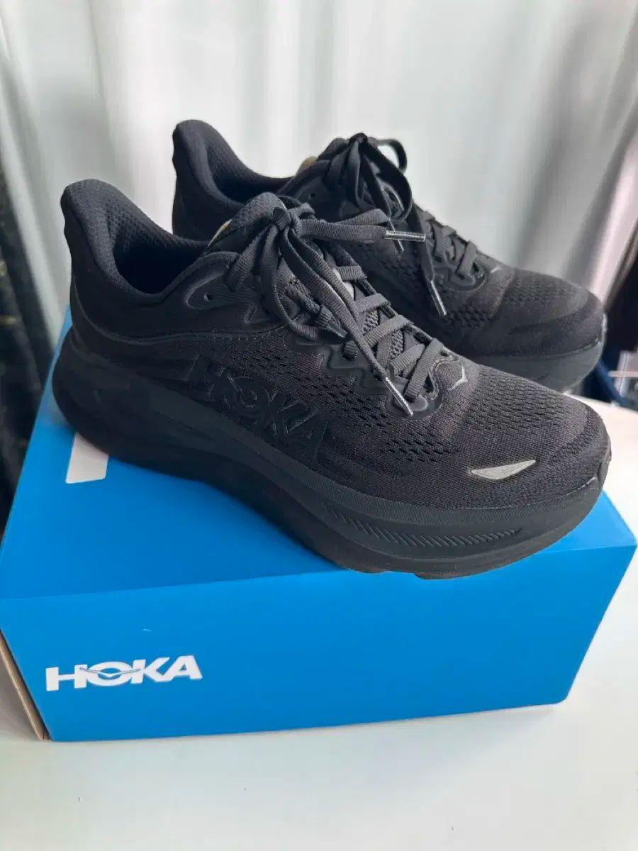 HOKA ONE ONE ホカオネオネ ウィメンズ ボンダイ9 Regular 255