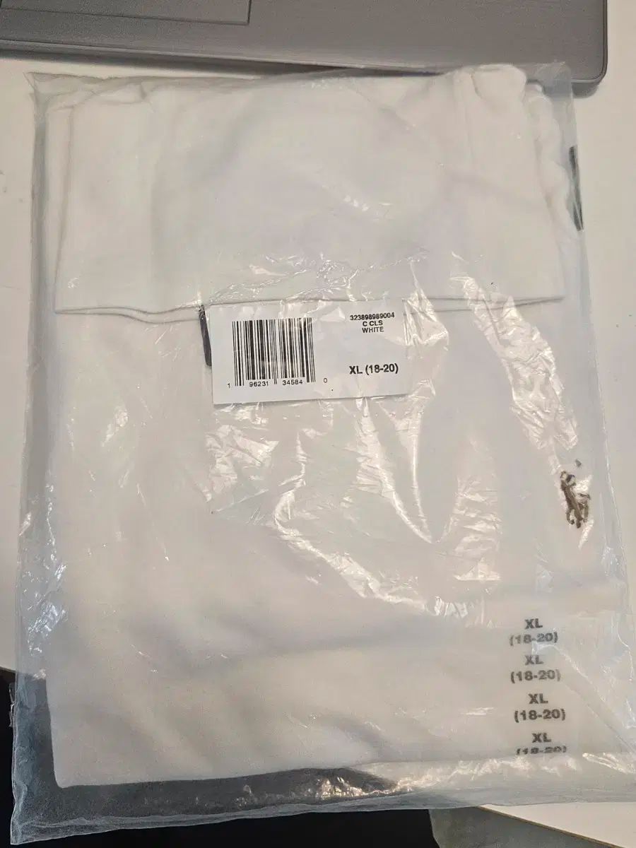 タートルネックTシャツ