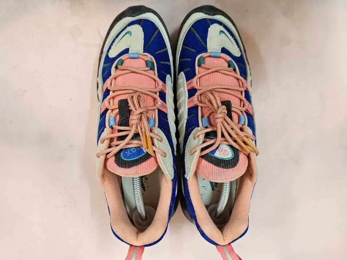 ランニングシューズ