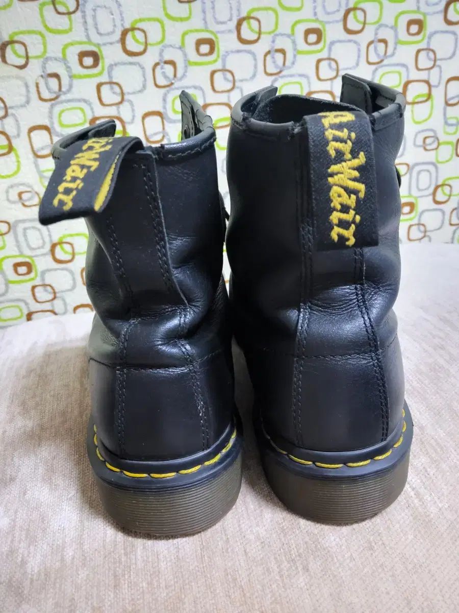DR. MARTENS