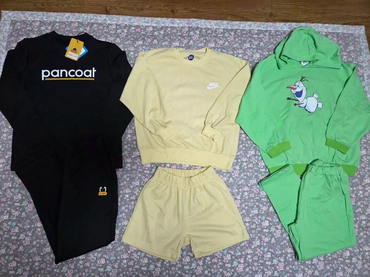 140 男の子 春 秋 Tシャツ トレーニングウェア セット