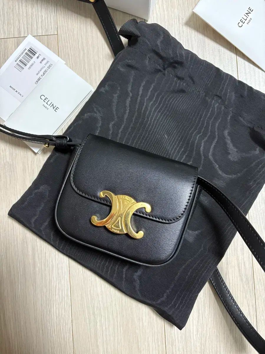 セリーヌ ミニ トリオンフ ブラック